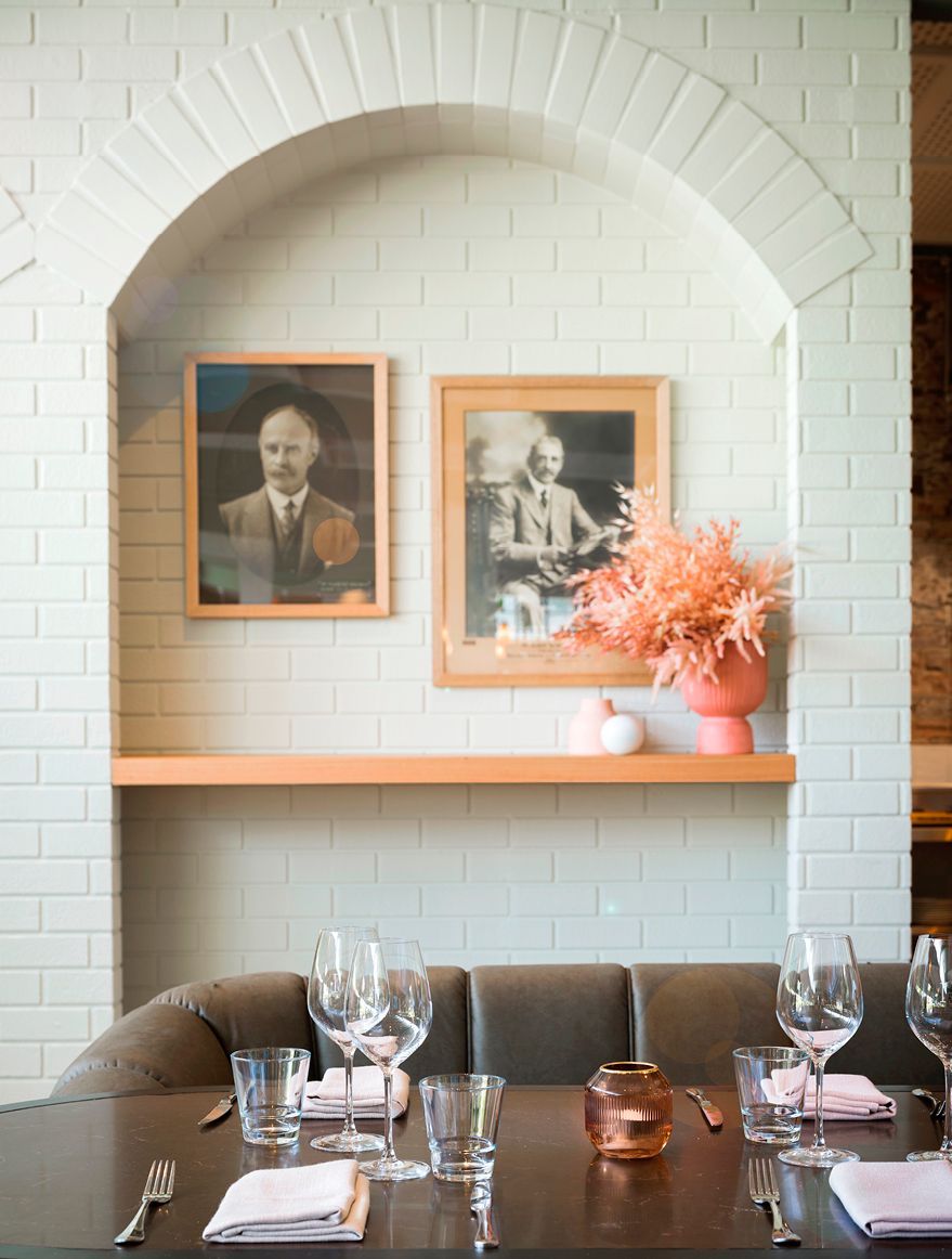 Homestead style details including hearth and island bench