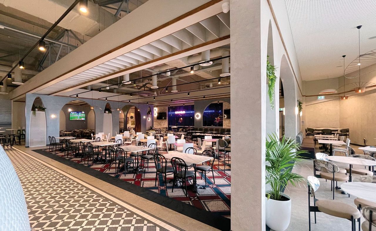 Sectioned spacing within bistro seating